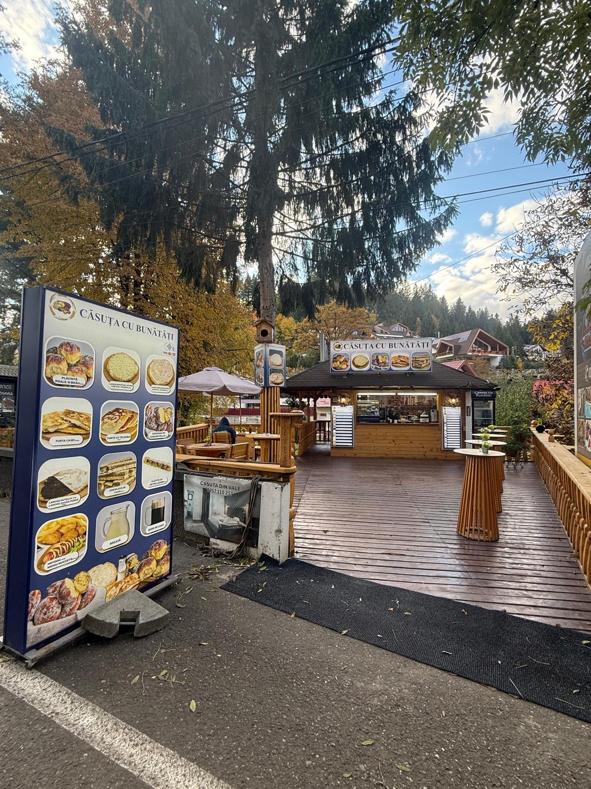Locația Căsuța cu Bunătăți (Intrare)